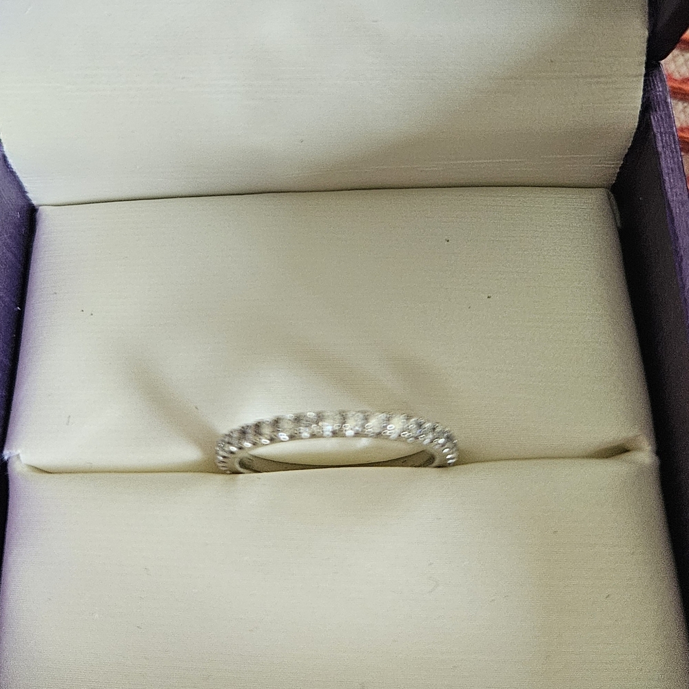 18 Karat White Gold & Diond Ring